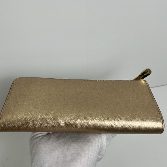 Michael Kors Wallet - Picture 17 of 17